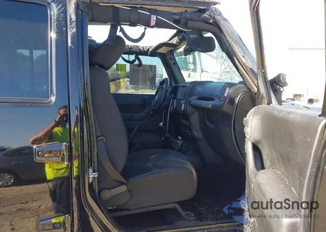 2015 Jeep Wrangler Unlimited Sport из США, поврежденный, VIN 1C4BJWDG8FL692645